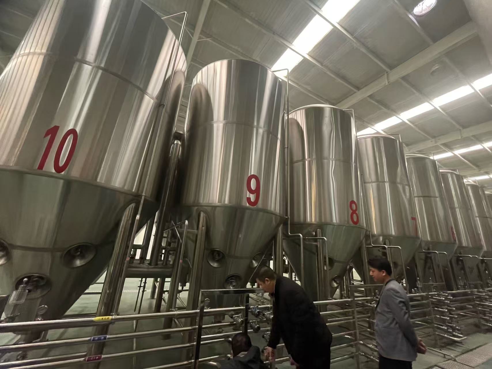 麻山精酿啤酒设备厂—平面布置、设备设计、制造、调试、培训等一条龙服务